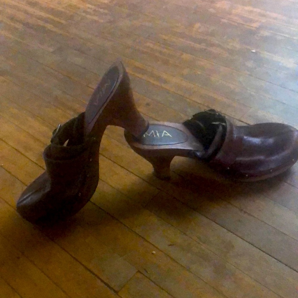 Mia size 8 clogs ready for fall